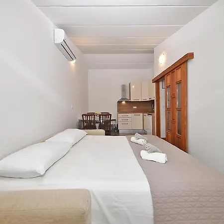 Appartement Fuer 4 Personen Ca 33 Qm In Rovinj, Istrien Istrische Riviera *